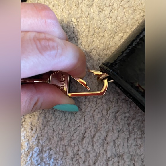 QUAY Australia Small Crossbody Bag - Picture 3 of 8